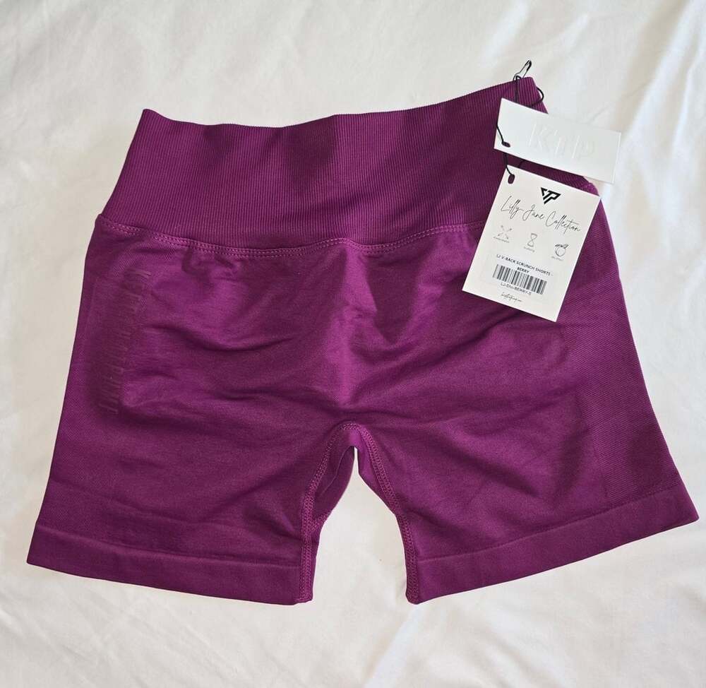 Keep That Pump V-Back Shorts S Berry
